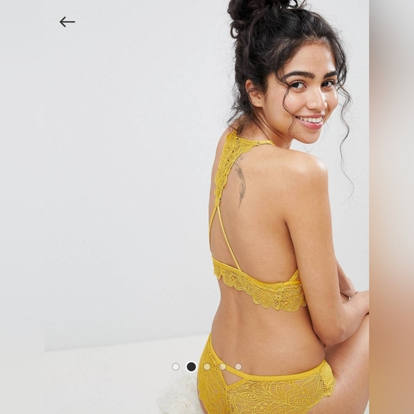 New Look Tulip Lace Bralet and Brazilian Brief - Picture 2 of 4